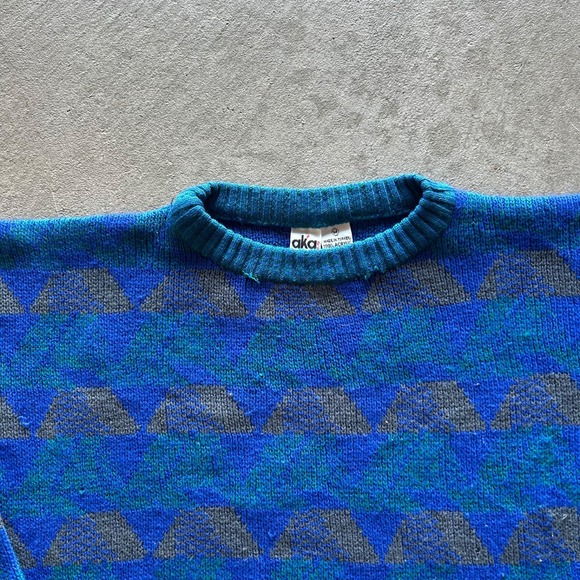 Vintage 90s Aka Bay Sportswear Geometric Sweater Size Medium Blue Pullover Knit - Picture 2 of 6